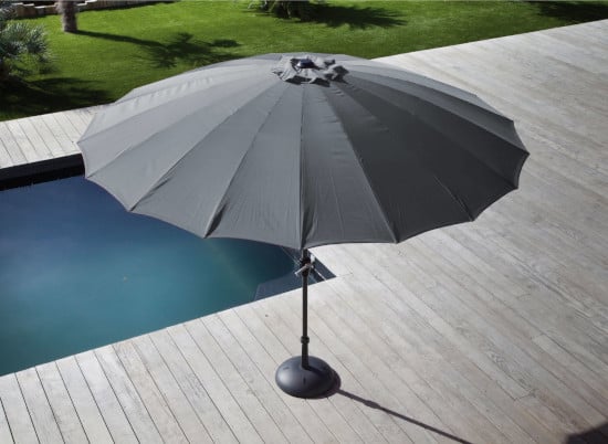 Parasol droit Pagode pour terrasse piscine